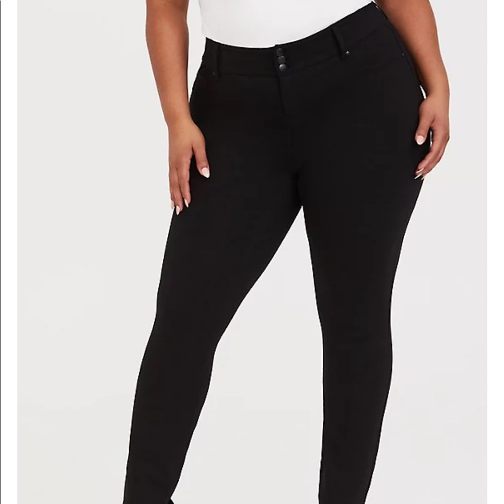 Torrid 26S STUDIO PREMIUM PONTE SKINNY STRETCH JEGGING - BLACK